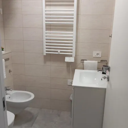 Maldera-case Vacanza-loft- Loft Queen Specchio Trani