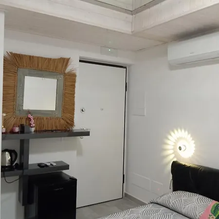 Maldera-case Vacanza-loft- Loft Queen Specchio 3* Trani