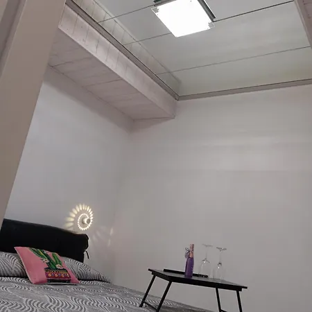 Maldera-case Vacanza-loft- Loft Queen Specchio تراني